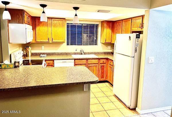 Building Photo - 8651 E Royal Palm Rd