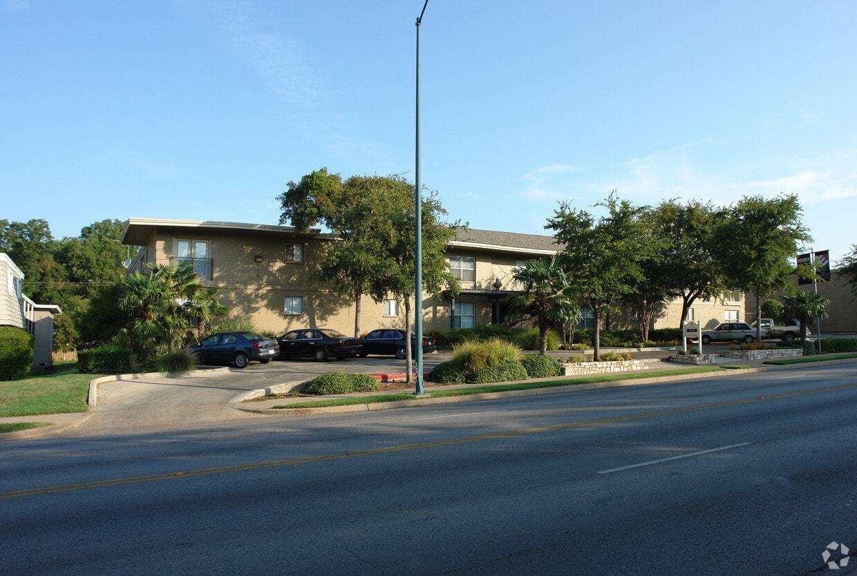 Primary Photo - Upper E - Casa Villa (OLD)