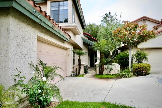 Building Photo - 2704 Simi Hills Ln