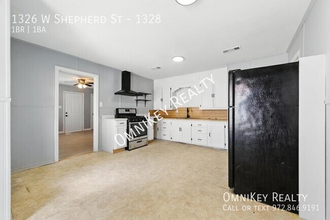 Building Photo - 1326 W Shepherd St