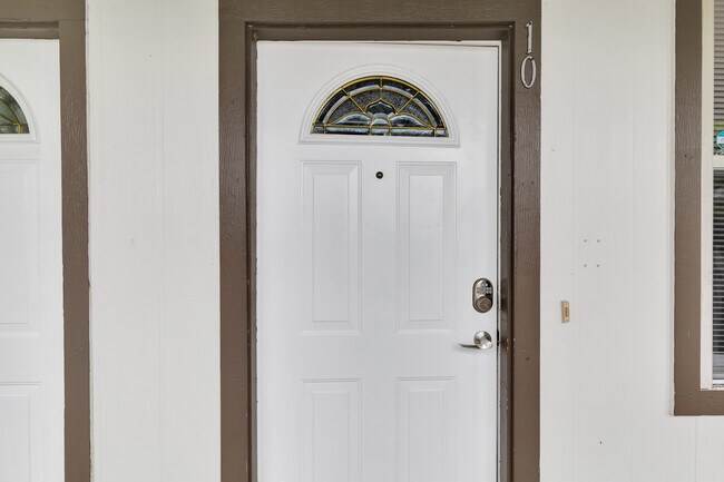 Foto del edificio - 6519 W Newberry Rd