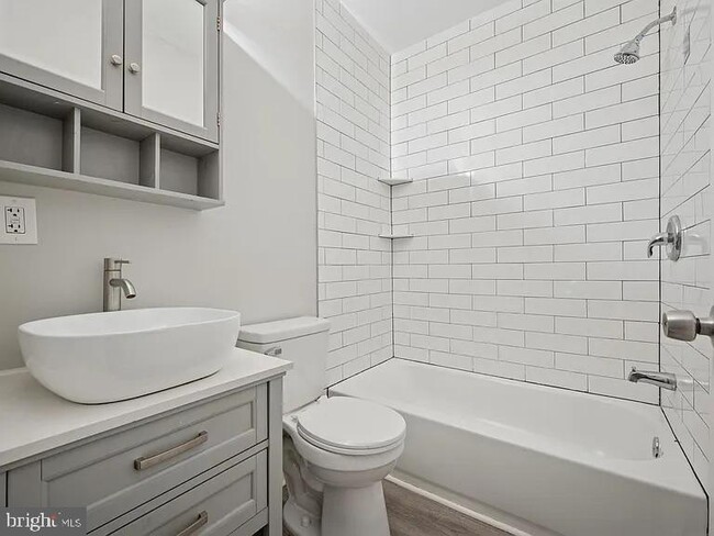 Foto del edificio - 1236 W Airdrie St