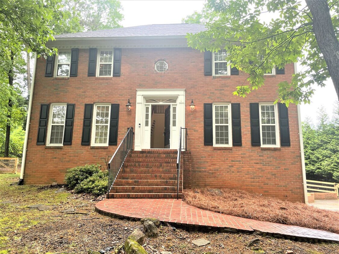 Primary Photo - 1046 Park Manor Ter NW