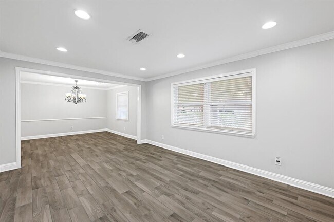 Foto del edificio - 6023 Valkeith Dr