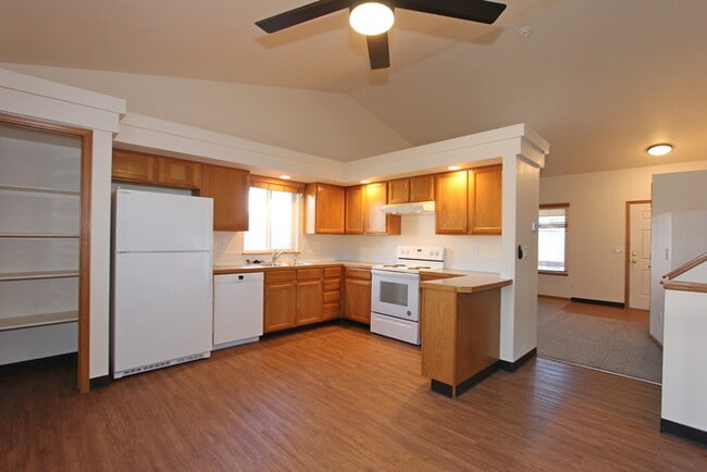 Building Photo - 3639 Mayflower Ct