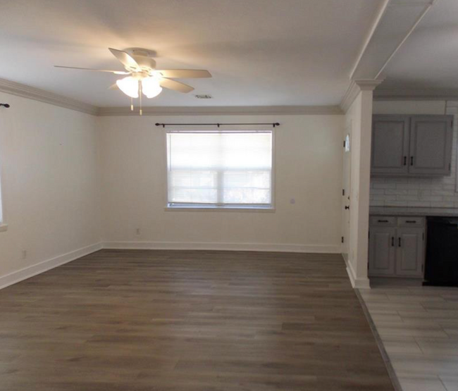 Building Photo - 3 bedroom 2 bath home in North Poplar Bluff