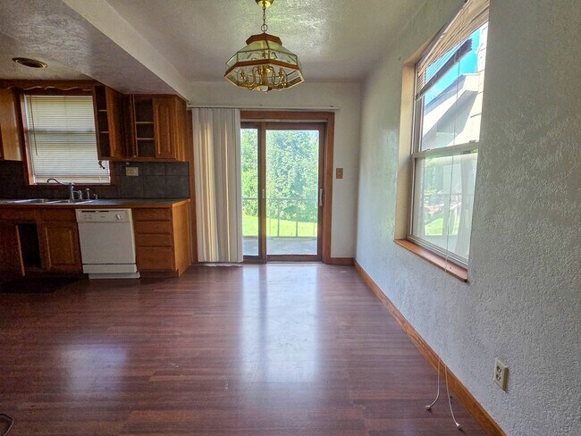 Photo - 610 Dawson St House