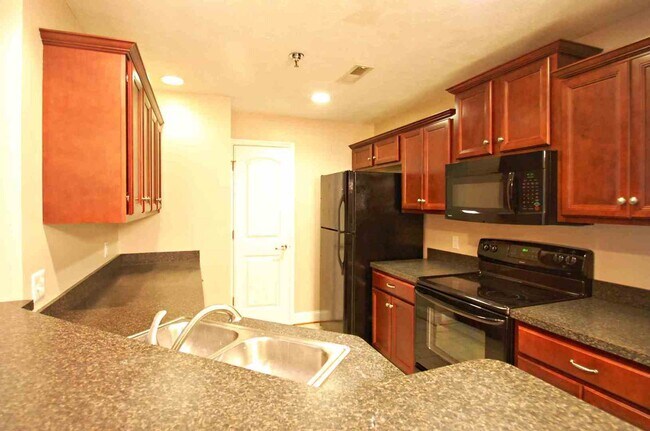 Foto del edificio - 2 BR Condo Located in Cornerstone. 5 Min to LU