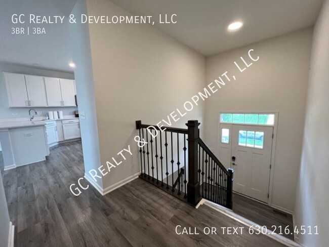 Building Photo - ***WOODLORE ESTATES / 3 BDRM / 2.5 BTH / A...