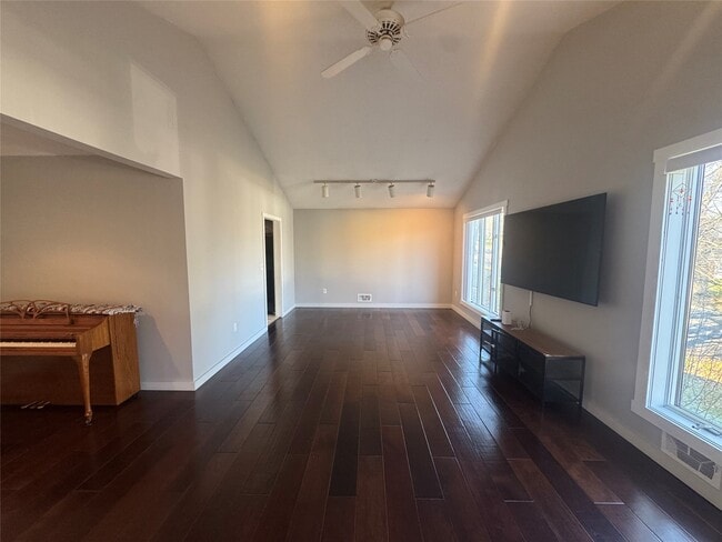 Building Photo - 41 Kenilworth Rd