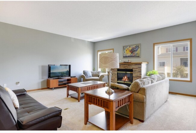 Foto del edificio - 6744 Meadow Grass Ln S