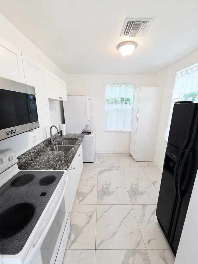 Kitchen - 201 S 14th St