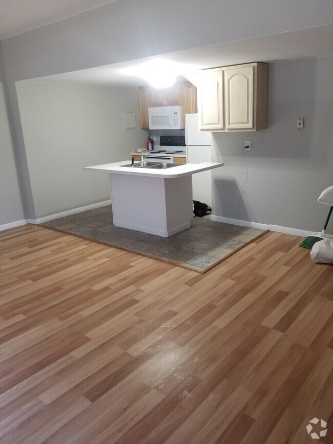 Greater Utica Apartments for Rent with High Ceilings New Hartford, NY