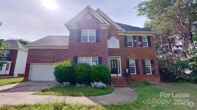 Building Photo - 12111 Carolina Oak Cir