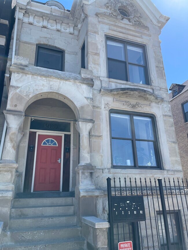 Foto del edificio - 2139 S Western Ave