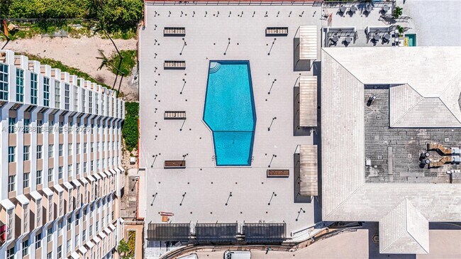 Foto del edificio - 1950 S Ocean Dr