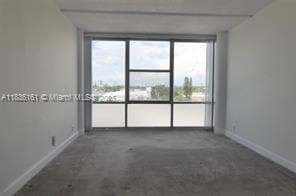 Building Photo - 900 Bay Dr
