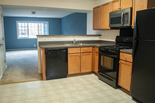 Foto del edificio - 1355 N Van Dorn St