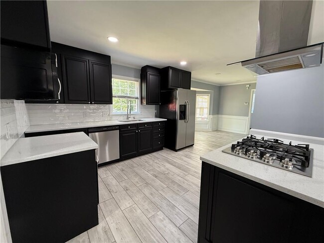 Building Photo - 1544 Acorn Forest