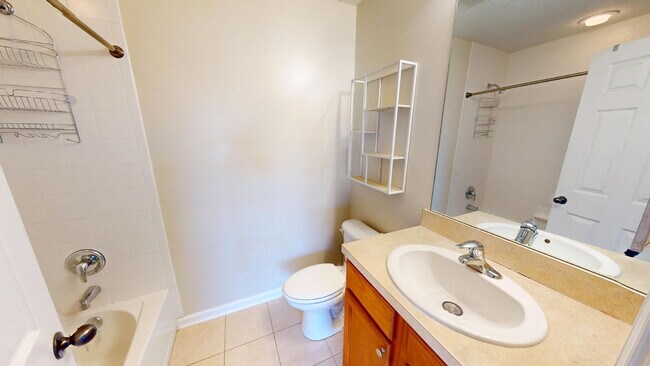 Foto del edificio - "Charming 2-Bed, 3-Bath Townhouse Retreat in Jacksonville - 1,176 Sq. Ft. of Comfort and Style!"