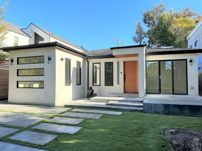 Building Photo - 3632 Maplewood Ave