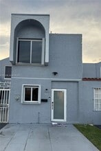 Building Photo - 3870 W 8th Ln