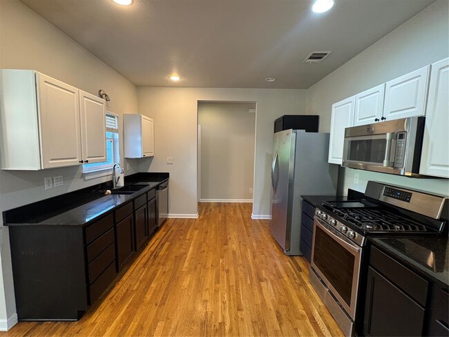 Foto del edificio - 1710 Riverview St