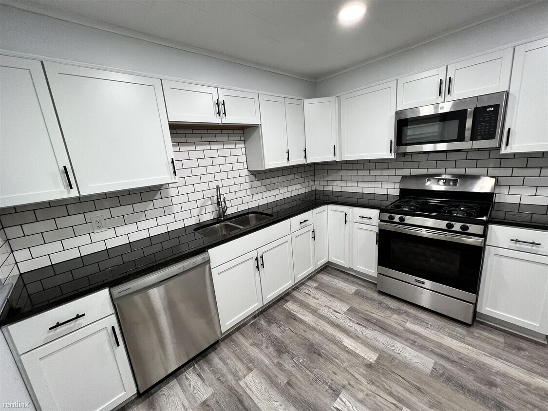 Building Photo - 3 br, 1 bath Duplex - 267 Breckenridge Str...