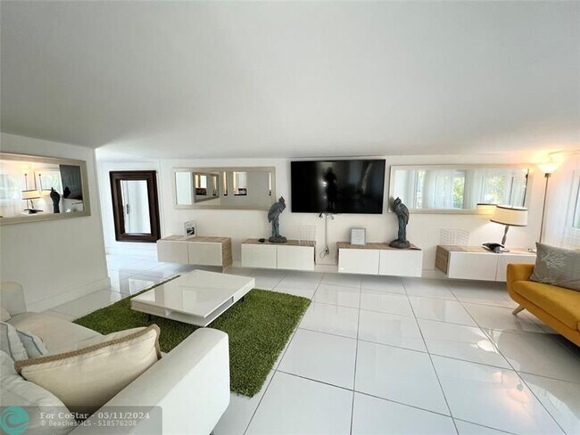 Foto del edificio - 4430 Sea Grape Dr