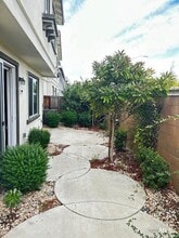 Building Photo - 2056 Parsons Dr