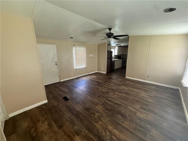 Foto del edificio - 186 N Wren Ln