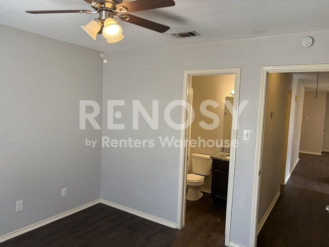 Building Photo - 10258 Maverick Dr