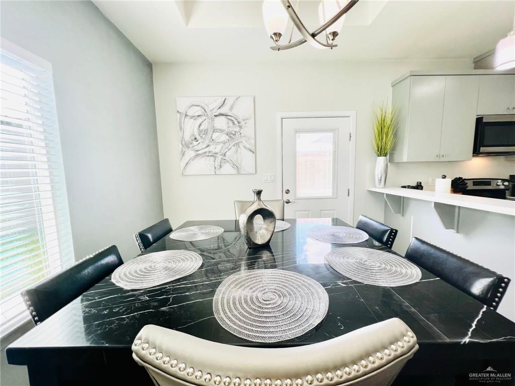 Foto principal - 4729 Magnolia Ave