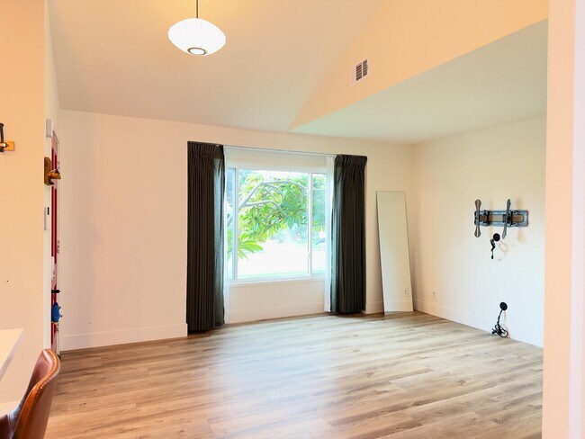 Foto del edificio - 5908 Graywood Ave