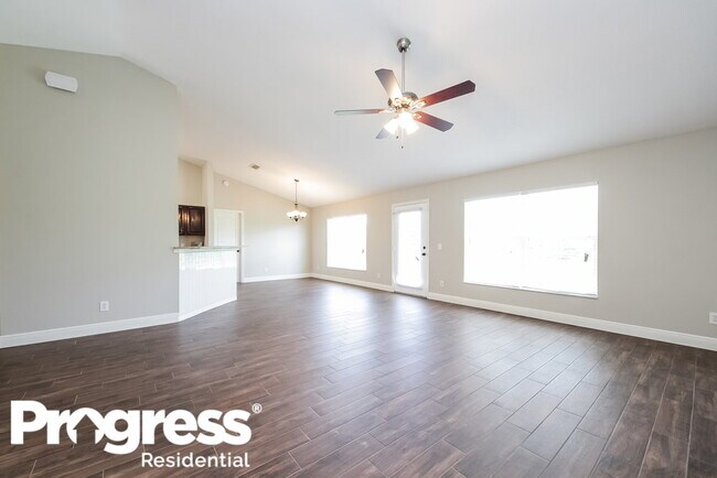 Building Photo - 1736 Presidio Dr