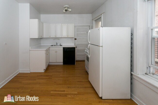 Foto del edificio - 4408 N Winchester Ave