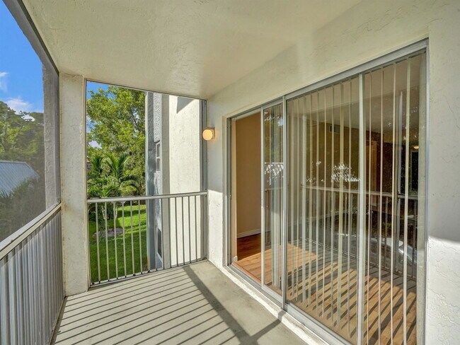 Foto del edificio - 3000 Riverside Dr