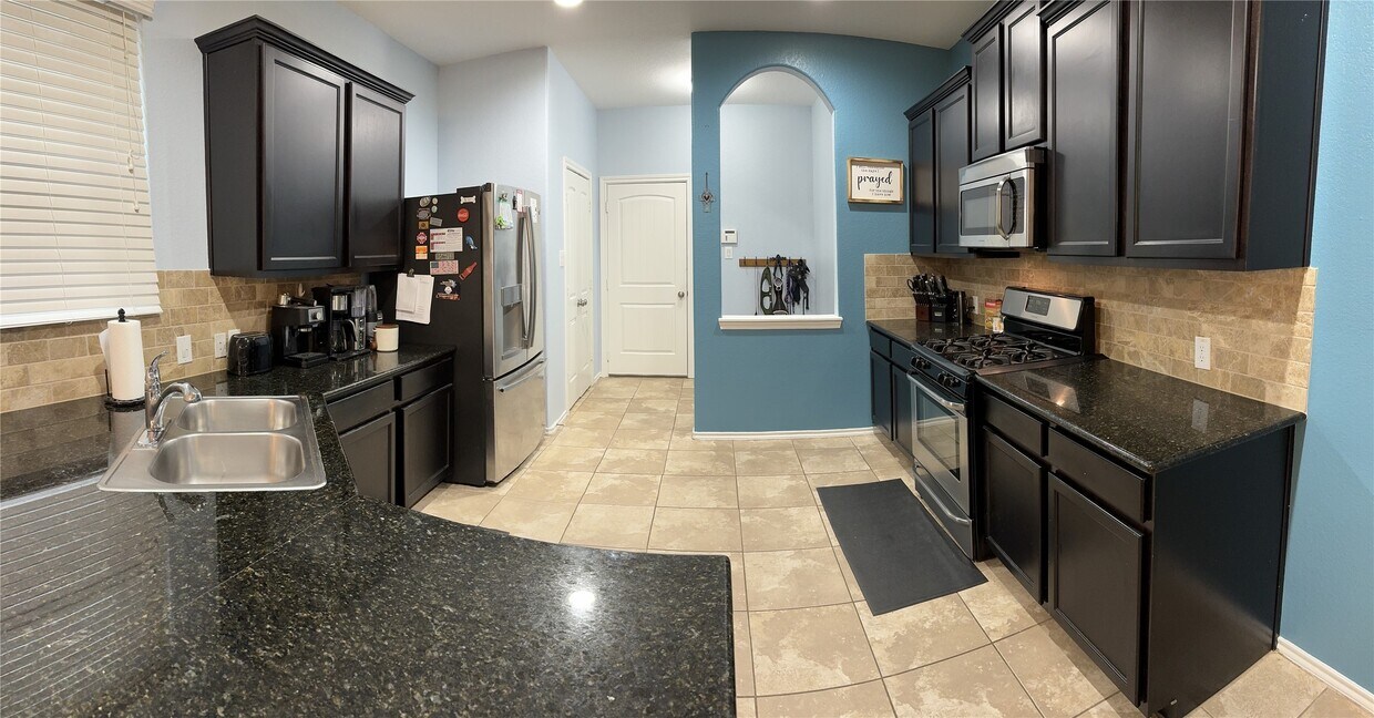 Foto principal - 6861 Dogwood Cliff Ln