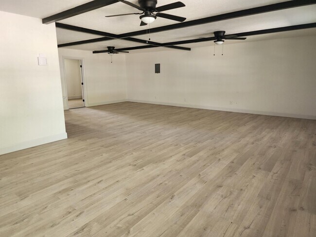 Foto del edificio - 3014 N Garden Ave