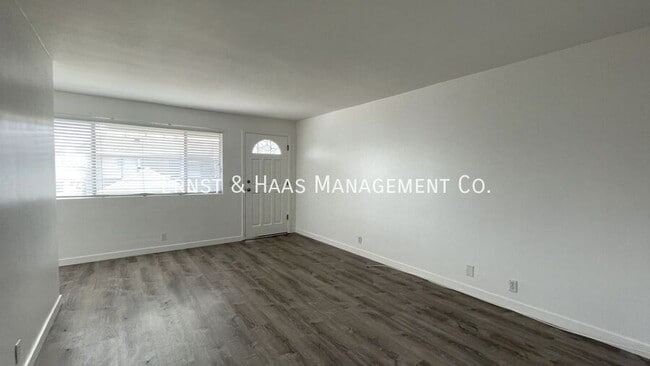 Building Photo - 2120 San Anseline Ave