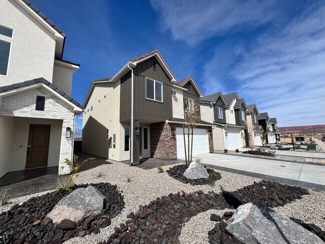 Foto del edificio - Brand New LARGE S&S Home!!