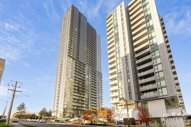 Photo du bâtiment - Modern 2 Bed, 2 Bath Apartment in the Heart of Surrey
