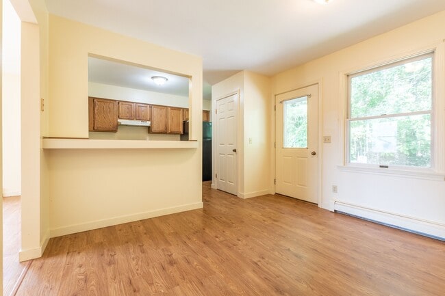 Building Photo - 18 River City Dr