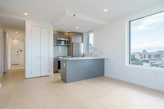 Foto del edificio - 1499 Bedford Ave