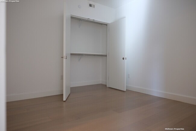 Foto del edificio - 100 Lovejoy Wharf