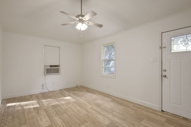 Building Photo - Adorable 2 bed, 1 bath home in Lafayette!