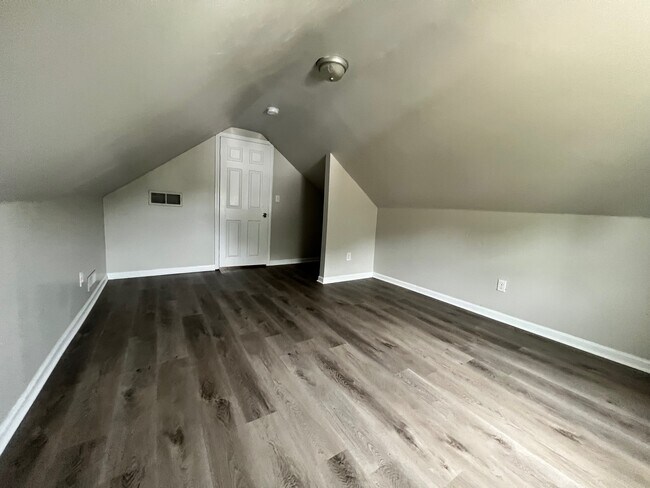 Foto del edificio - 1822 Mills Ave