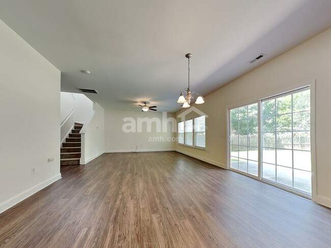 Foto del edificio - 411 Waterlemon Way