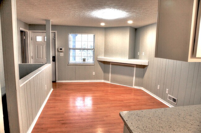 Foto del edificio - 306 E 17th Ave