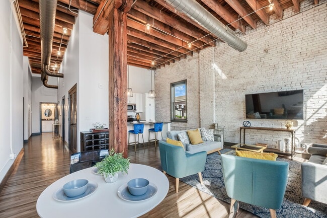 Building Photo - Paincourt Lofts
